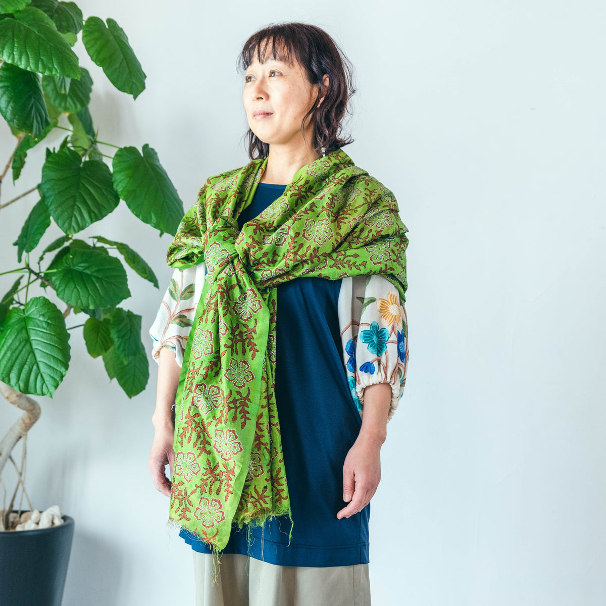 ワンダフルワールド綿ローンピンクストール115✕115（未使用に近い、保管品） ワンダフルワールド綿ローンピンクストール115✕115（未使用に近い