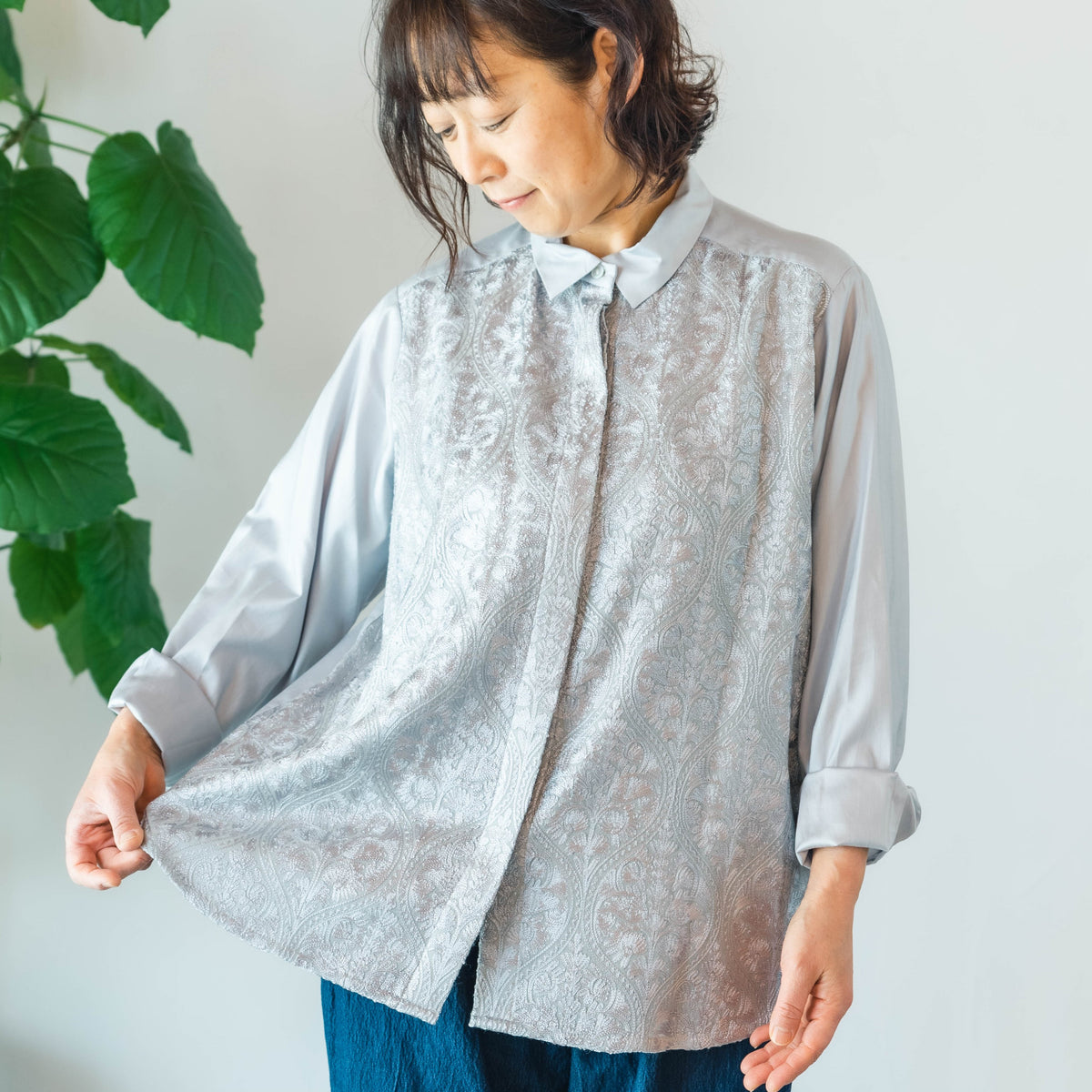 フロント刺繍シャツ シルバー – itobanashi